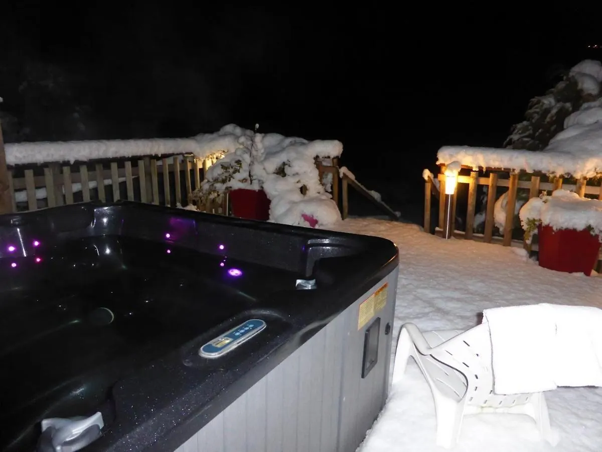 Auberge Du Fraizier Thones Bed & Breakfast