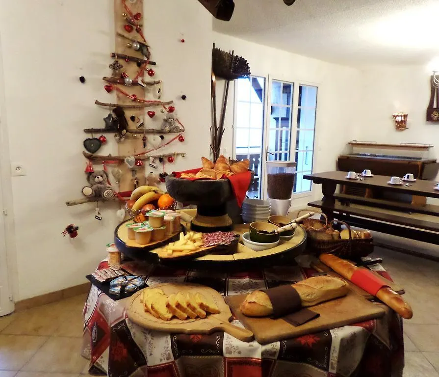 Auberge Du Fraizier Thones Bed & Breakfast