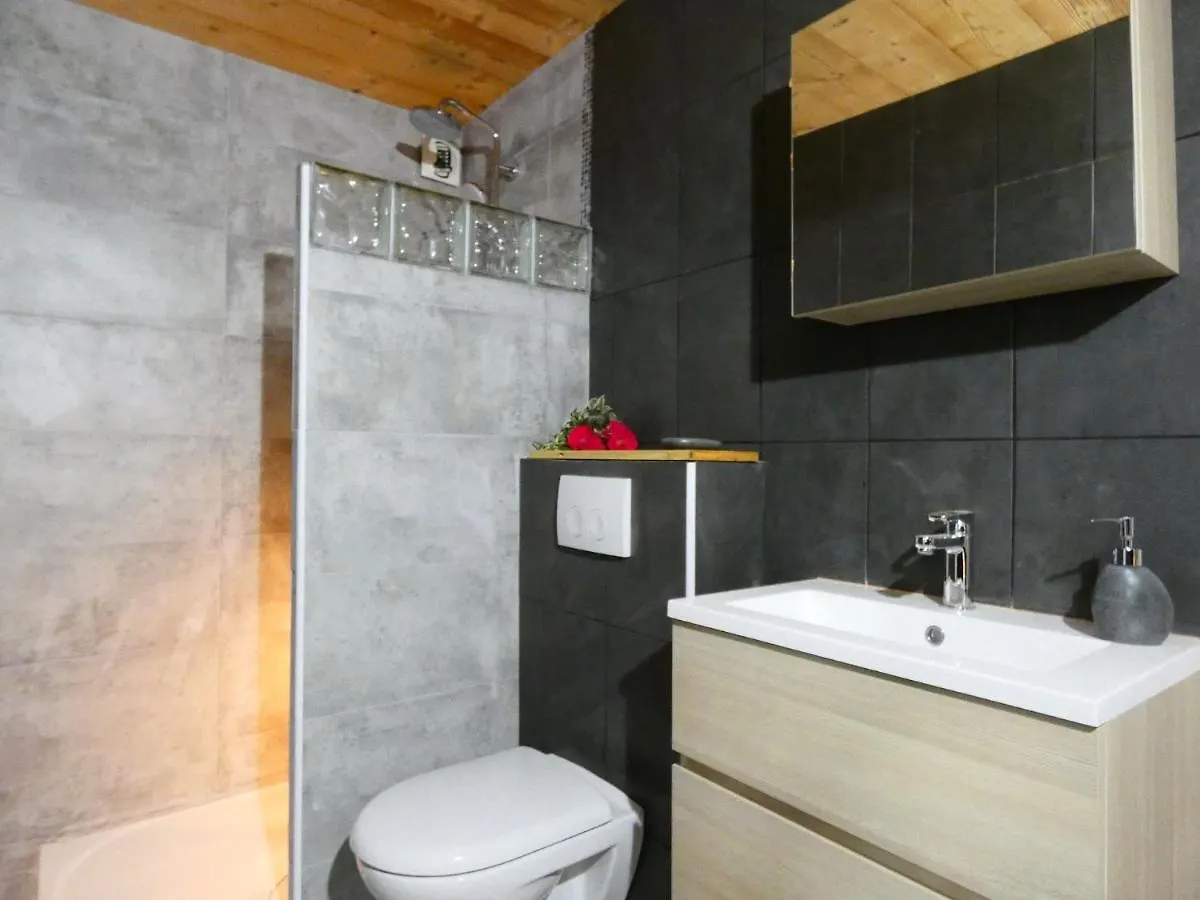 Auberge Du Fraizier Thones 0*,  France